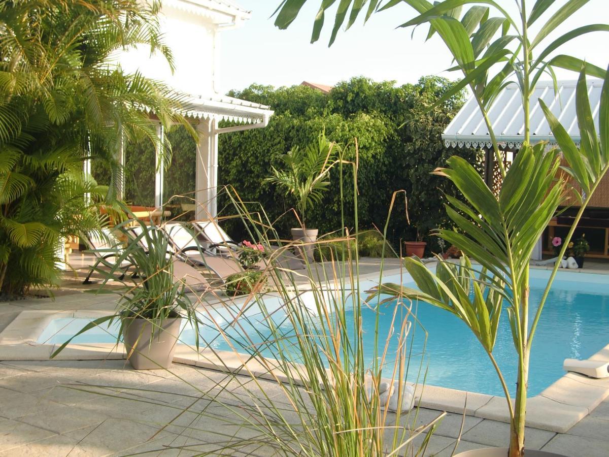 Villa Ambralini Saint Pierre Exterior photo